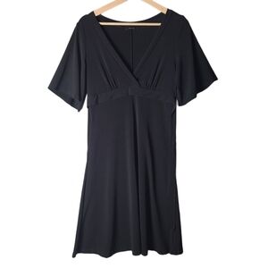 Majora black shortsleeved v-neck midi casual dress